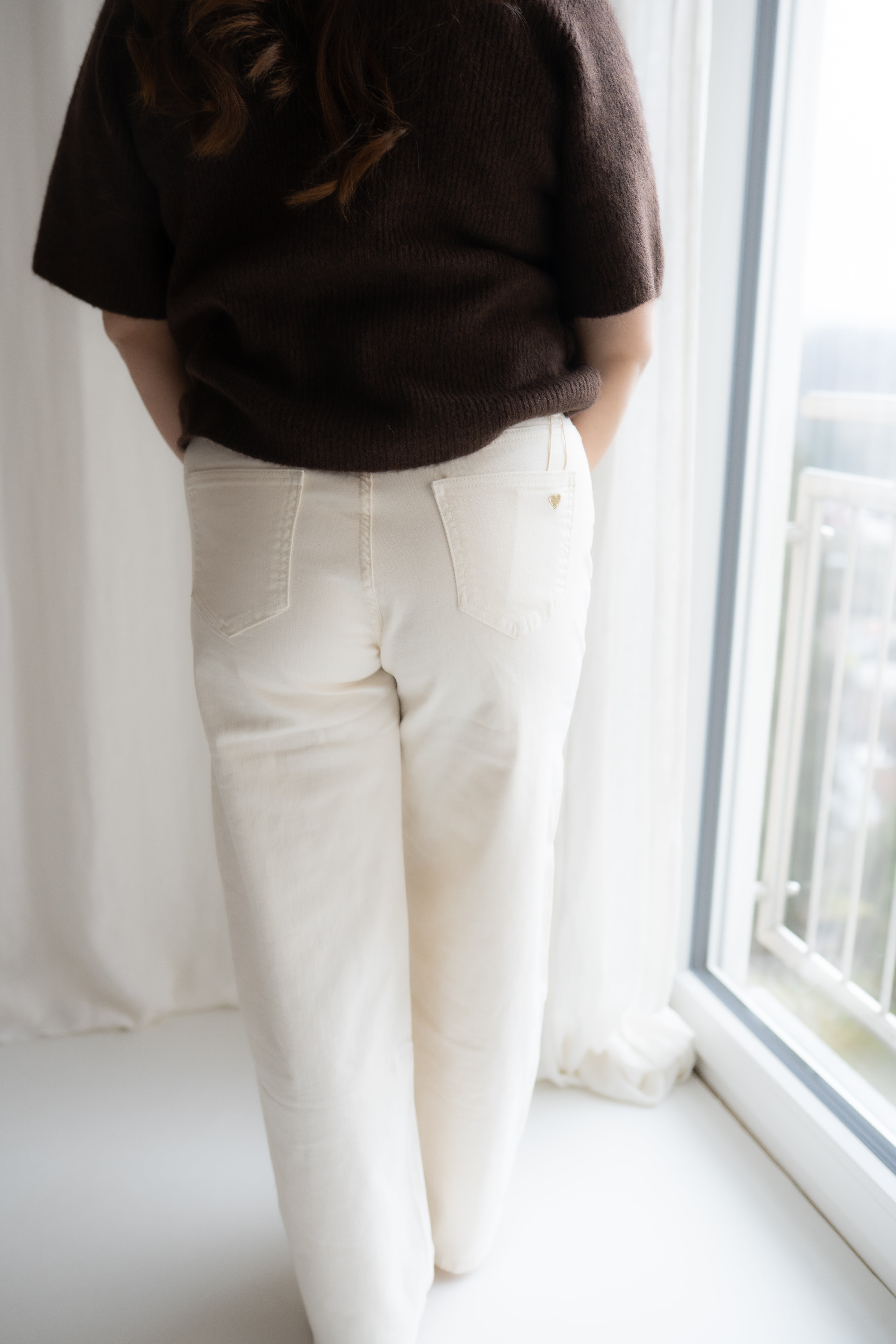 Weite beige Jeans mit Herz Bianca