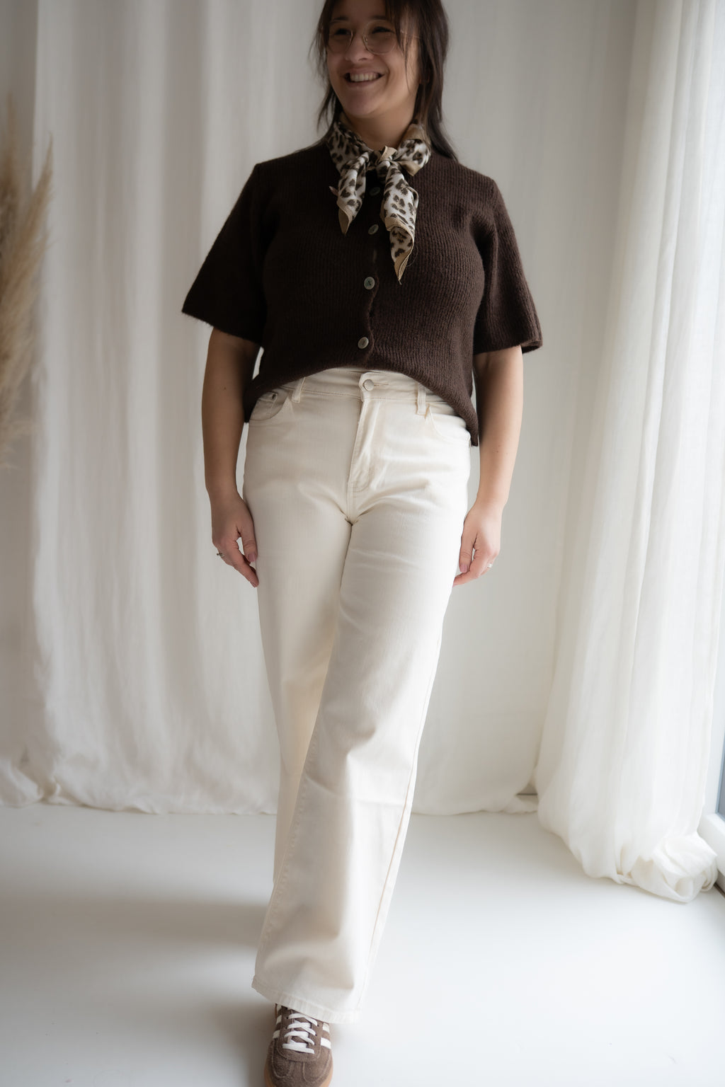 Weite beige Jeans mit Herz Bianca