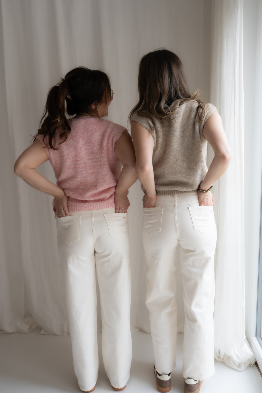 Weite beige Jeans mit Herz Bianca
